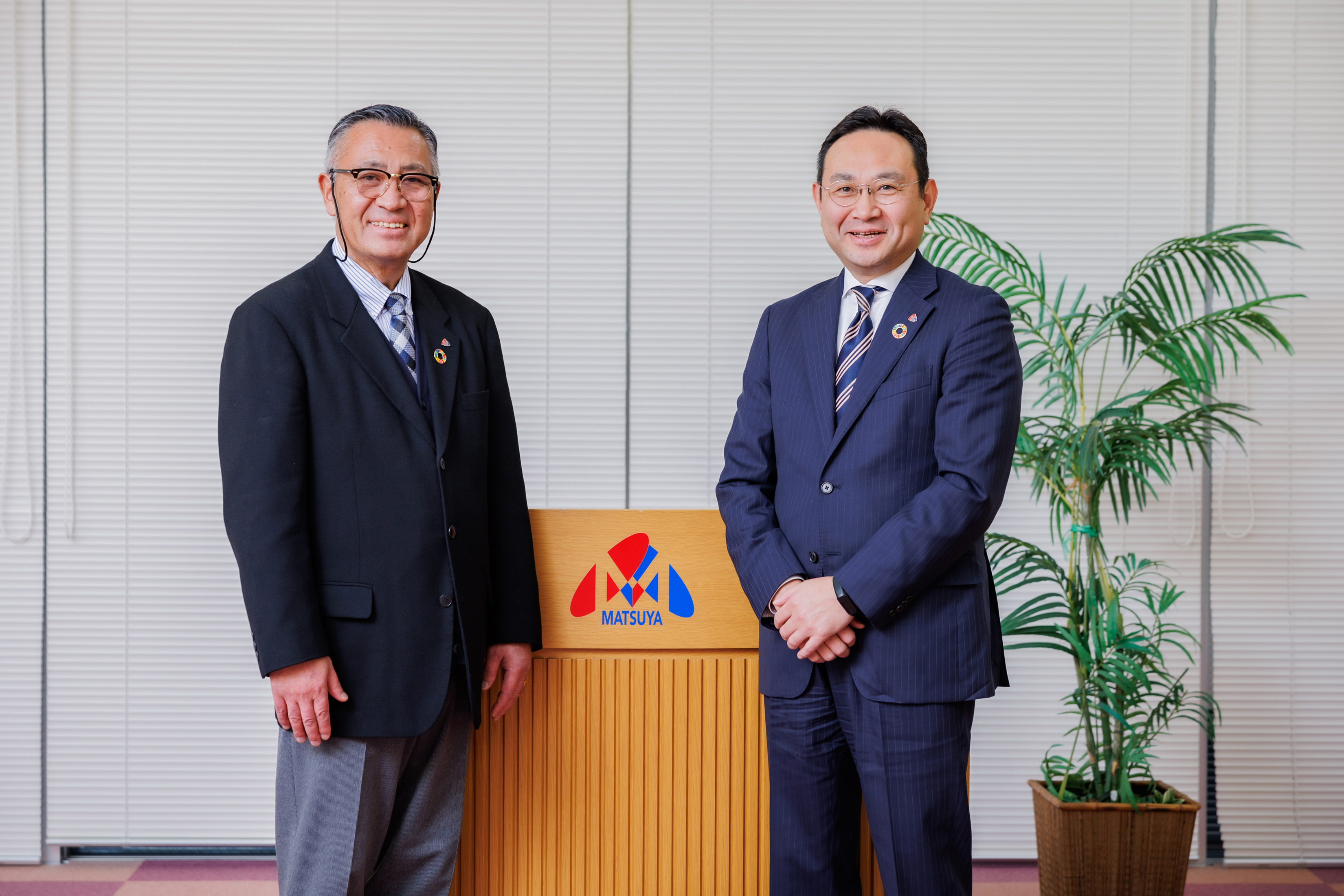 2人の人物
